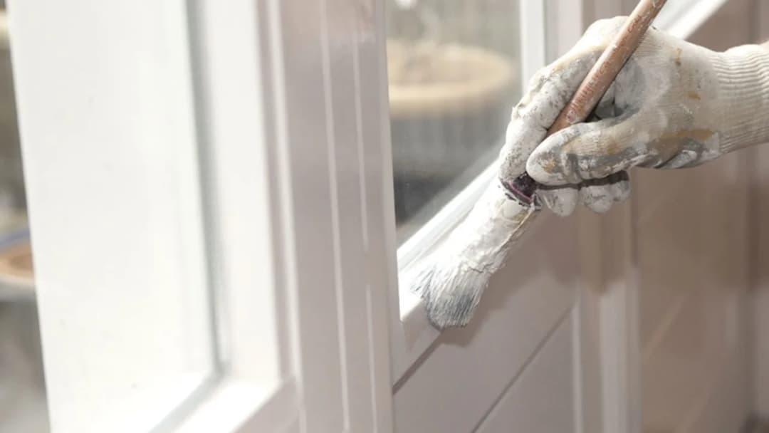 Jakim malować ramy okienne, aby uniknąć kosztownych błędów?