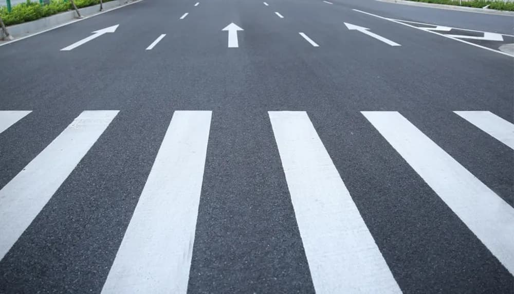 Jak malować pasy na drodze - uniknij najczęstszych błędów i kosztów