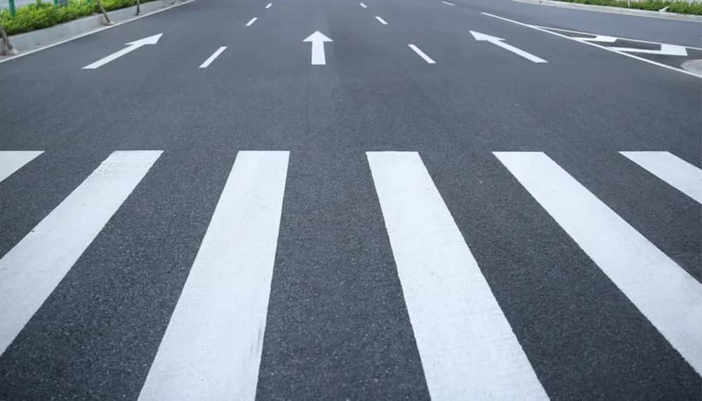 Jak malować pasy na drodze - uniknij najczęstszych błędów i kosztów